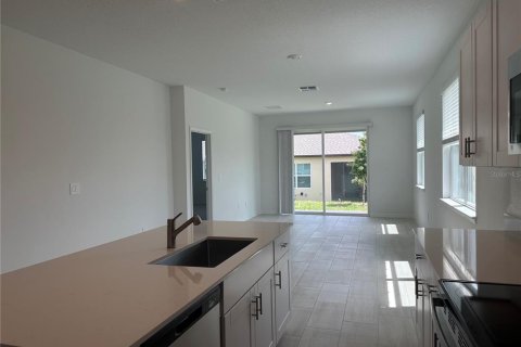 Casa en alquiler en Land O' Lakes, Florida, 3 dormitorios, 138.05 m2 № 2096706 - foto 8