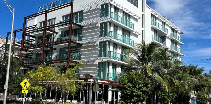 Condominio en Miami Beach, Florida, 1 dormitorio  № 1714549
