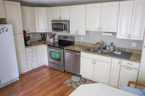 Villa ou maison à louer à Oldsmar, Floride: 2 chambres, 116.13 m2 № 2406417 - photo 3