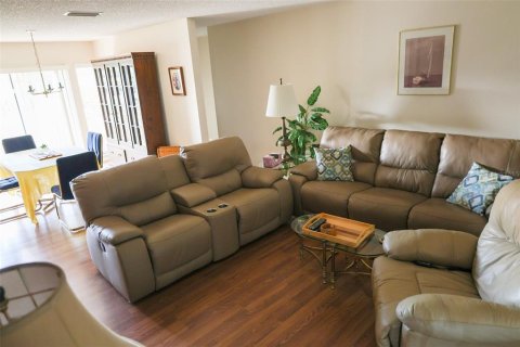 Villa ou maison à louer à Oldsmar, Floride: 2 chambres, 116.13 m2 № 2406417 - photo 5