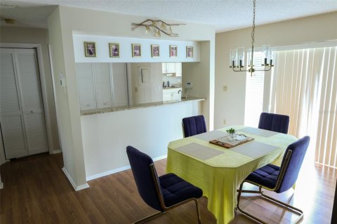 Villa ou maison à louer à Oldsmar, Floride: 2 chambres, 116.13 m2 № 2406417 - photo 6