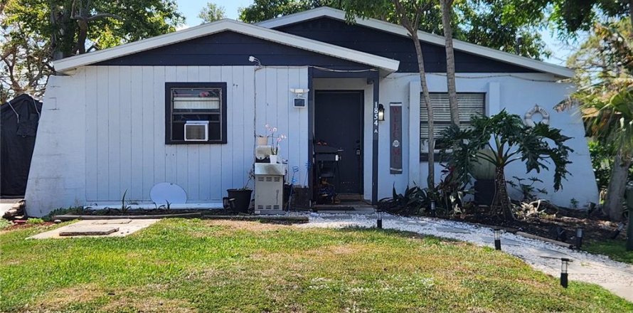 House in Sarasota, Florida 3 bedrooms, 105.17 sq.m. № 1608091