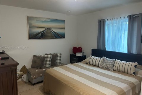 Villa ou maison à vendre à Miami, Floride: 4 chambres, 133.78 m2 № 2018920 - photo 17