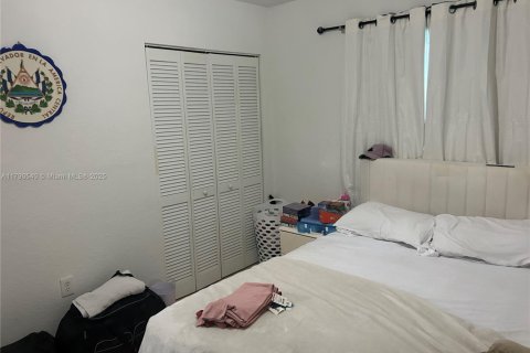 Villa ou maison à vendre à Miami, Floride: 4 chambres, 133.78 m2 № 2018920 - photo 28