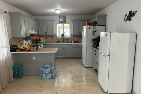 Villa ou maison à vendre à Miami, Floride: 4 chambres, 133.78 m2 № 2018920 - photo 30