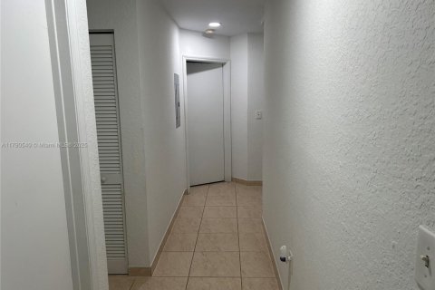 Villa ou maison à vendre à Miami, Floride: 4 chambres, 133.78 m2 № 2018920 - photo 14