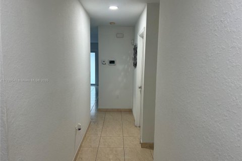 Villa ou maison à vendre à Miami, Floride: 4 chambres, 133.78 m2 № 2018920 - photo 15