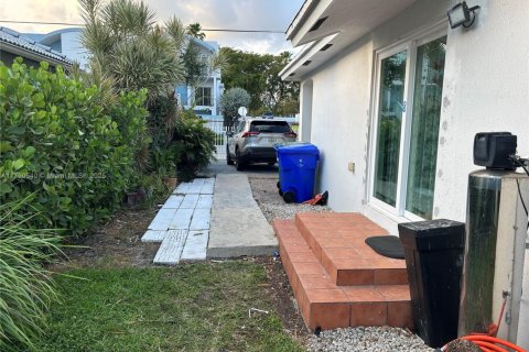 Villa ou maison à vendre à Miami, Floride: 4 chambres, 133.78 m2 № 2018920 - photo 10