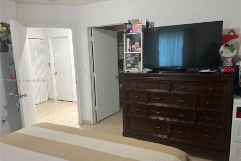 Villa ou maison à vendre à Miami, Floride: 4 chambres, 133.78 m2 № 2018920 - photo 20