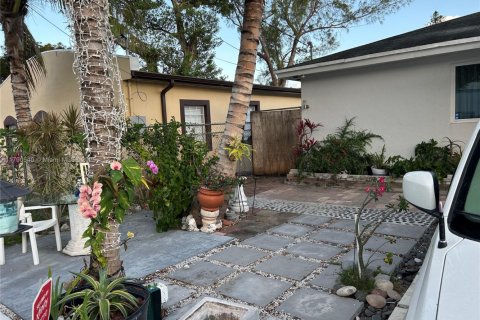 Villa ou maison à vendre à Miami, Floride: 4 chambres, 133.78 m2 № 2018920 - photo 6