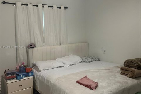 Villa ou maison à vendre à Miami, Floride: 4 chambres, 133.78 m2 № 2018920 - photo 26