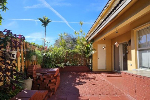 House in Davie, Florida 3 bedrooms, 155.24 sq.m. № 2046300 - photo 24