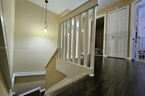 House in Davie, Florida 3 bedrooms, 155.24 sq.m. № 2046300 - photo 13