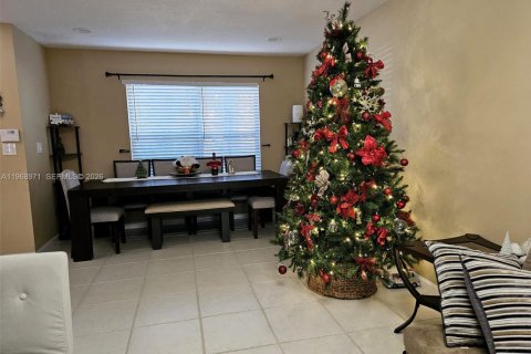 House in Davie, Florida 3 bedrooms, 155.24 sq.m. № 2046300 - photo 4