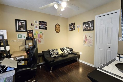House in Davie, Florida 3 bedrooms, 155.24 sq.m. № 2046300 - photo 15