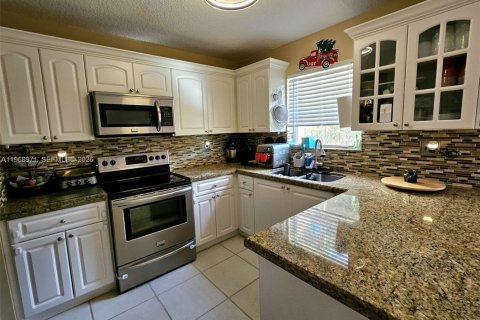 House in Davie, Florida 3 bedrooms, 155.24 sq.m. № 2046300 - photo 7