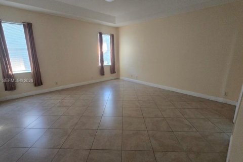 Купить виллу или дом в Порт-Сент-Луси, Флорида 3 спальни, 185.25м2, № 2080984 - фото 11