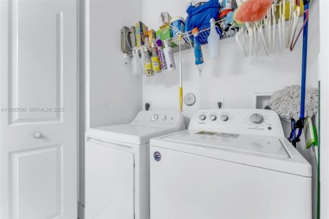 Купить кондоминиум в Помпано-Бич, Флорида 2 спальни, 106.47м2, № 1989456 - фото 16