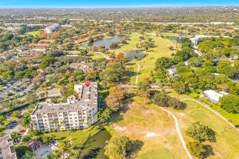 Купить кондоминиум в Помпано-Бич, Флорида 2 спальни, 106.47м2, № 1989456 - фото 2