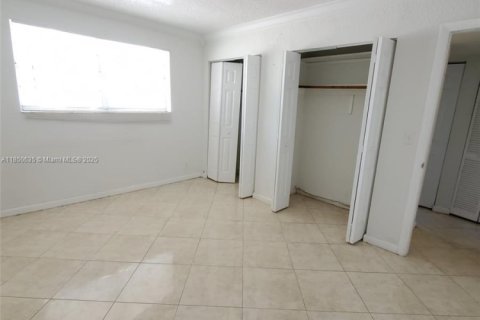 Condo in Hallandale Beach, Florida, 1 bedroom  № 1856849 - photo 3
