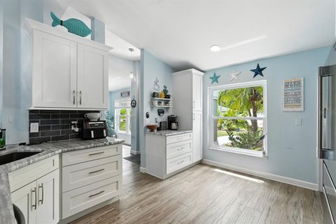 House in Palm Coast, Florida 3 bedrooms, 147.44 sq.m. № 1904060 - photo 3