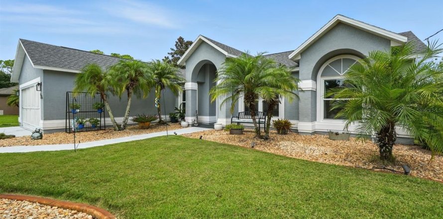 House in Palm Coast, Florida 3 bedrooms, 147.44 sq.m. № 1904060