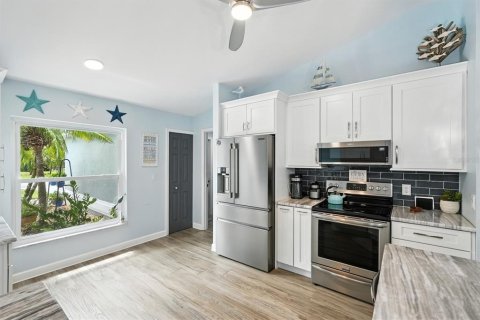House in Palm Coast, Florida 3 bedrooms, 147.44 sq.m. № 1904060 - photo 4