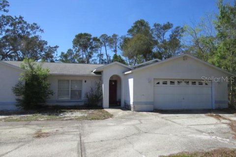 House in Weeki Wachee, Florida 4 bedrooms, 207.64 sq.m. № 1518795 - photo 23