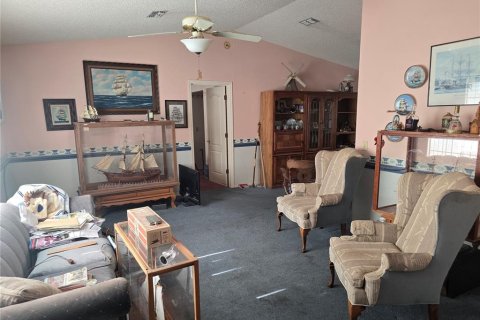 House in Weeki Wachee, Florida 4 bedrooms, 207.64 sq.m. № 1518795 - photo 4