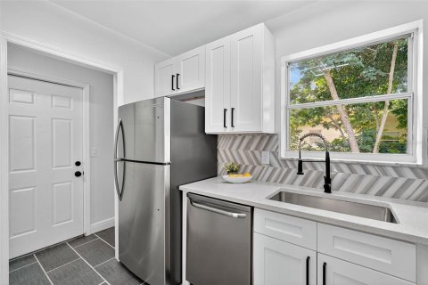 Casa en venta en Spring Hill, Florida, 2 dormitorios, 81.2 m2 № 1903646 - foto 5