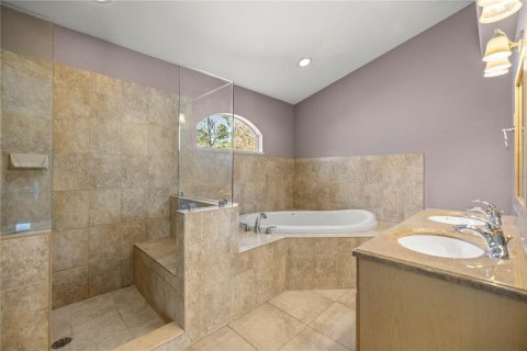 House in Ocala, Florida 4 bedrooms, 285.21 sq.m. № 1539490 - photo 24