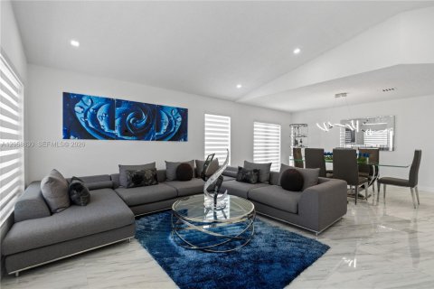 Villa ou maison à louer à Cutler Bay, Floride: 3 chambres, 129.51 m2 № 2168174 - photo 6