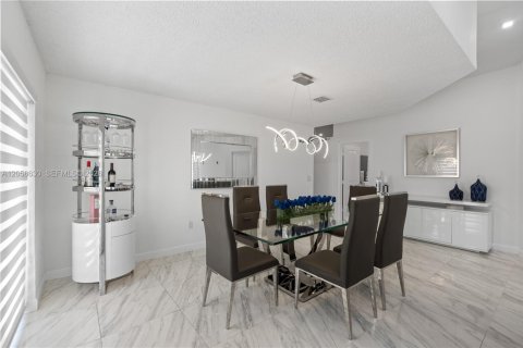 Villa ou maison à louer à Cutler Bay, Floride: 3 chambres, 129.51 m2 № 2168174 - photo 12