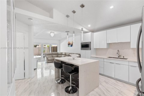 Villa ou maison à louer à Cutler Bay, Floride: 3 chambres, 129.51 m2 № 2168174 - photo 25