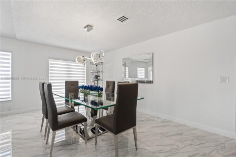 Villa ou maison à louer à Cutler Bay, Floride: 3 chambres, 129.51 m2 № 2168174 - photo 8
