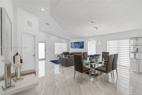 Villa ou maison à louer à Cutler Bay, Floride: 3 chambres, 129.51 m2 № 2168174 - photo 9