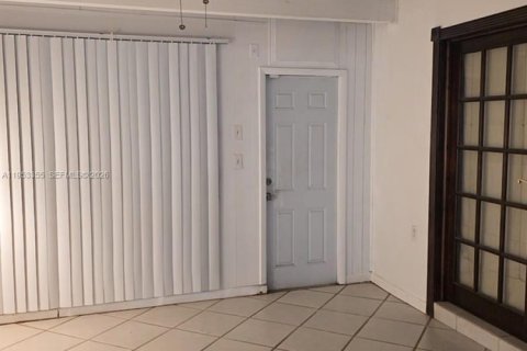 Купить кондоминиум в Плантация, Флорида 2 спальни, 99.78м2, № 2010012 - фото 27