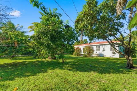 Villa ou maison à vendre à Hollywood, Floride: 2 chambres, 107.4 m2 № 1996643 - photo 26