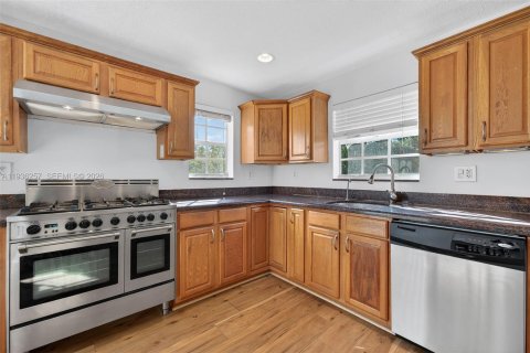 Villa ou maison à vendre à Hollywood, Floride: 2 chambres, 107.4 m2 № 1996643 - photo 13