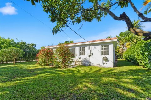 Villa ou maison à vendre à Hollywood, Floride: 2 chambres, 107.4 m2 № 1996643 - photo 23