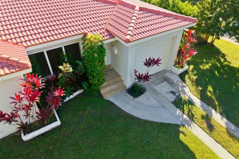 Villa ou maison à vendre à Hollywood, Floride: 2 chambres, 107.4 m2 № 1996643 - photo 22