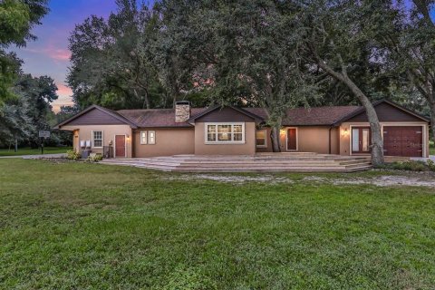 House in Auburndale, Florida 3 bedrooms, 326.92 sq.m. № 1626423 - photo 7