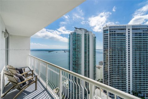 Condominio en venta en Miami, Florida, 2 dormitorios, 109.9 m2 № 1871614 - foto 3