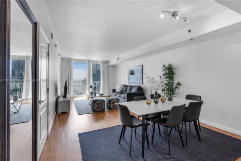 Condominio en venta en Miami, Florida, 2 dormitorios, 109.9 m2 № 1871614 - foto 12