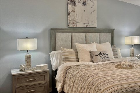 Copropriété à louer à Lakewood Ranch, Floride: 2 chambres, 126.9 m2 № 2313182 - photo 4