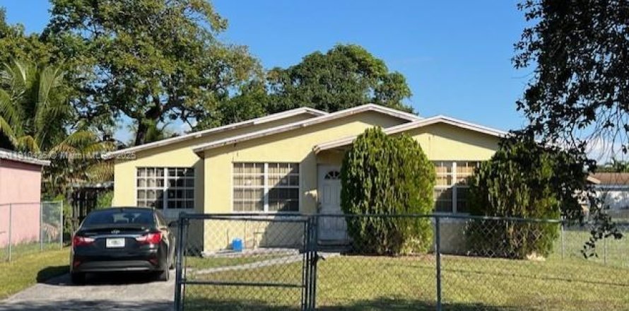 Casa en West Park, Florida 3 dormitorios, 106.65 m2 № 2054718