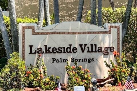 Condo in Palm Springs, Florida, 1 bedroom  № 578529 - photo 1