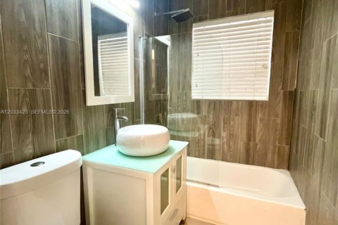 Casa en alquiler en Hollywood, Florida, 1 dormitorio № 2077995 - foto 7