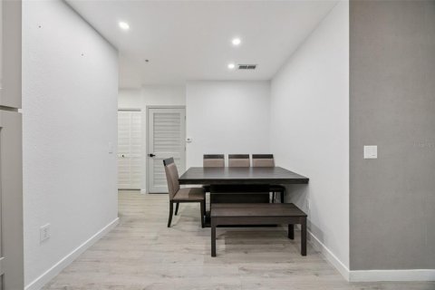 Condo in Orlando, Florida, 2 bedrooms № 2122503 - photo 7