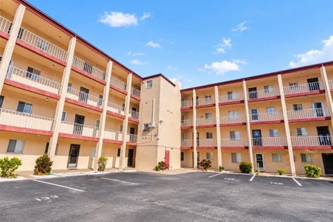 Condo in Bradenton, Florida, 2 bedrooms  № 2359424